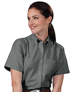 VAN HEUSEN 13V0003  Women's Regular Fit Short Sleeve Oxford at BigNTallApparel